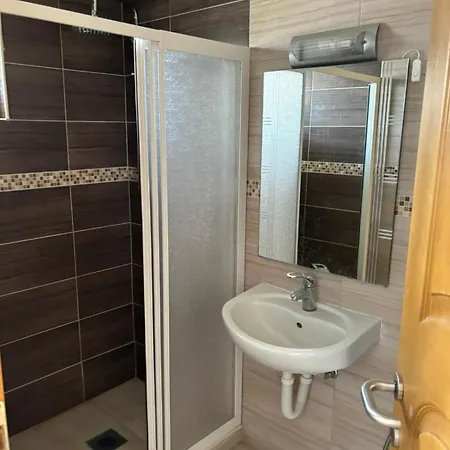 Вилла Tranquil Haven - Luxury - Private Pool - 7 Bedrooms - 5 Bathrooms - 10 Parking Spaces - Private Area Сараево